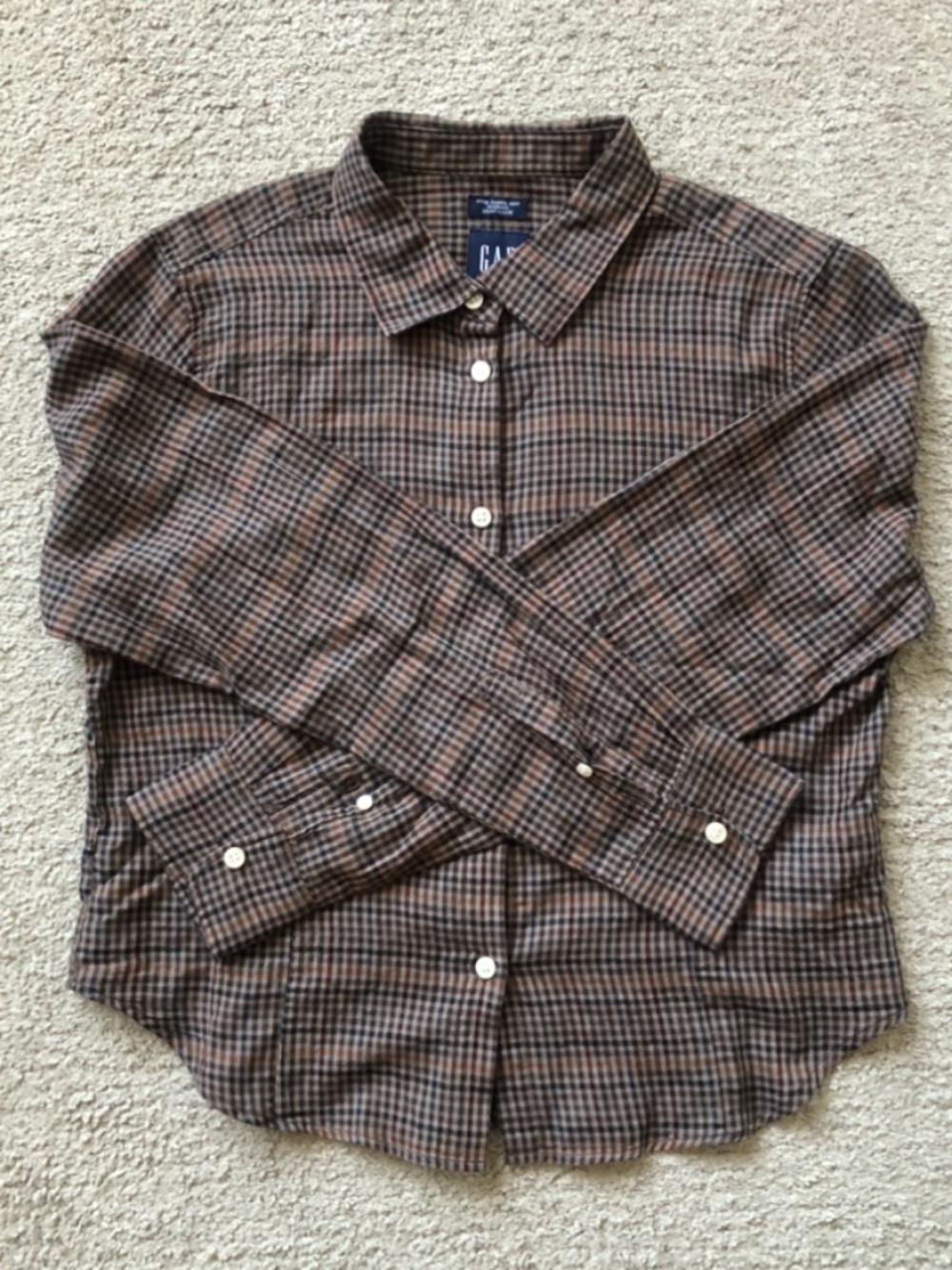 Gap - Fitted 99% Cotton Shirt.